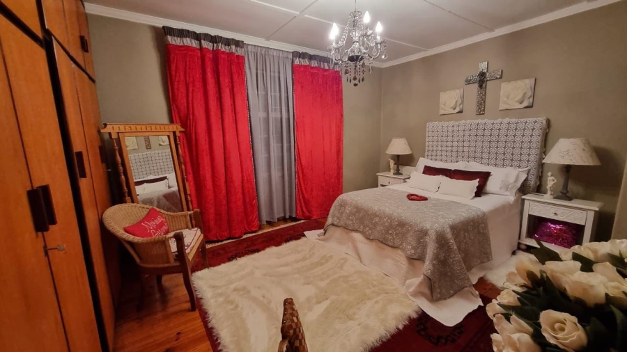 5 Bedroom Property for Sale in Kellys View Free State